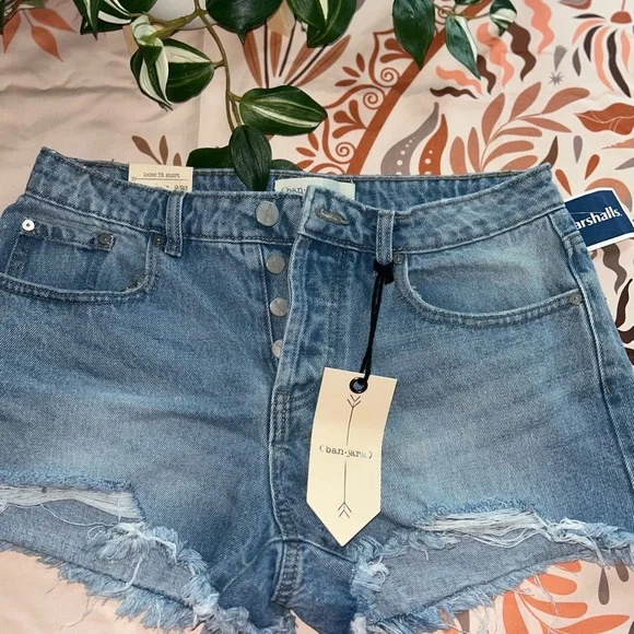 BANJARA HIGH RISE LOOSE FIT DISTRESSED DENIM SHORTS - Picture 3 of 5